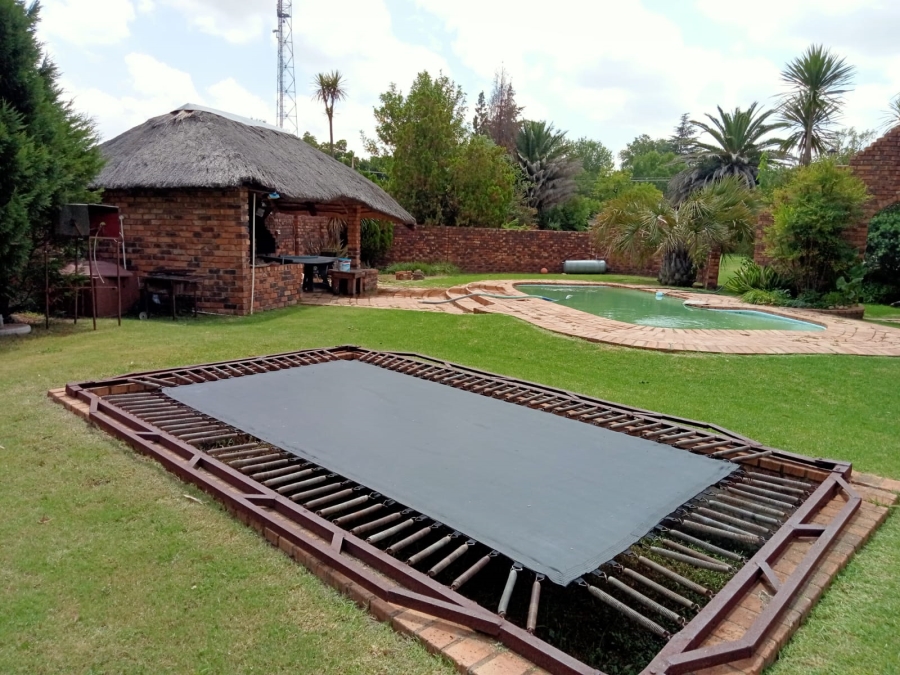 4 Bedroom Property for Sale in Heilbron Free State